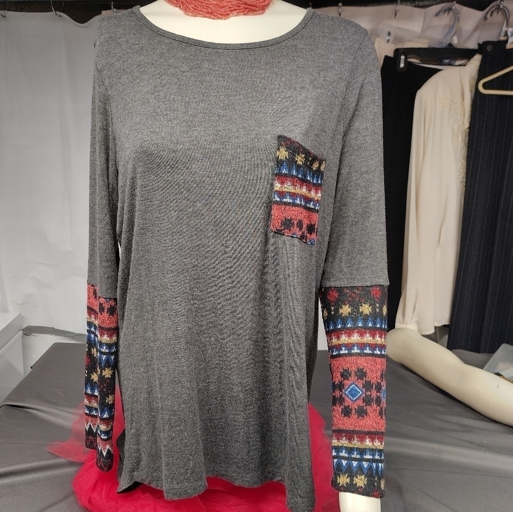 😗Aztec Pattern "Prospero" Brand Long Sleeved Top